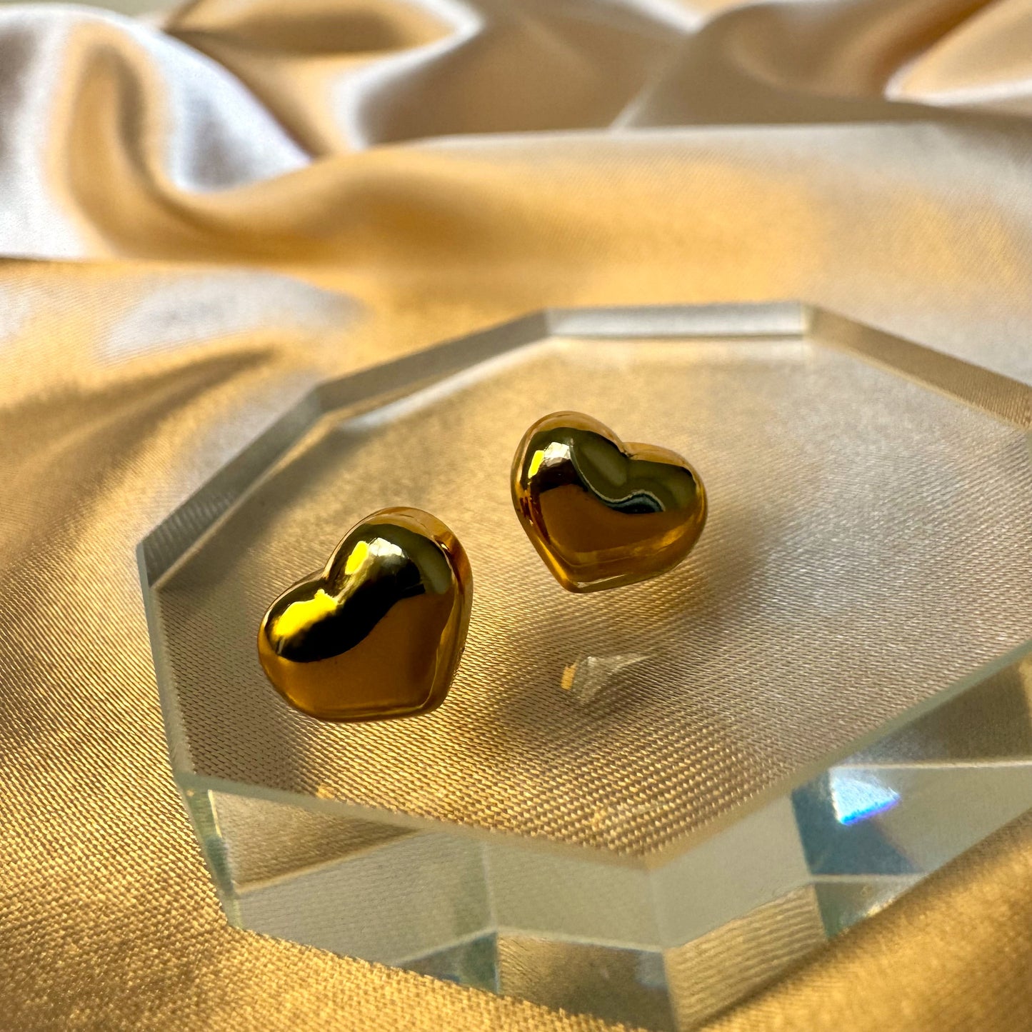 Aretes Corazón Dorado Eterno