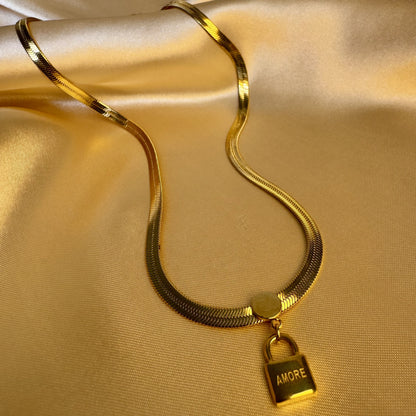 Collar Candado Amore Dorado
