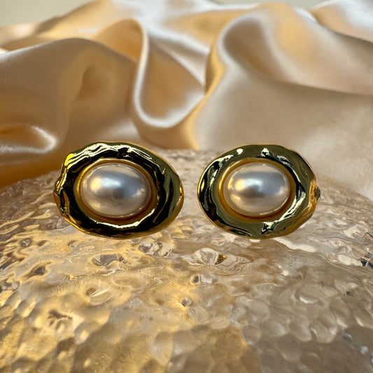 Aretes Perla Dorada Abstracción