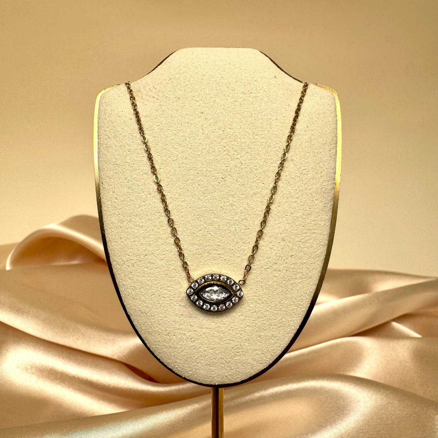 Collar Eternal Vision